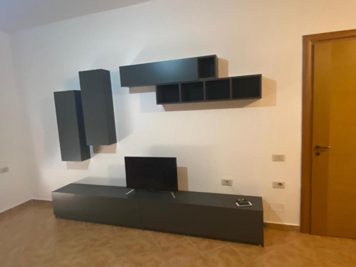 Ari'S Apartment Vlore Ngoại thất bức ảnh