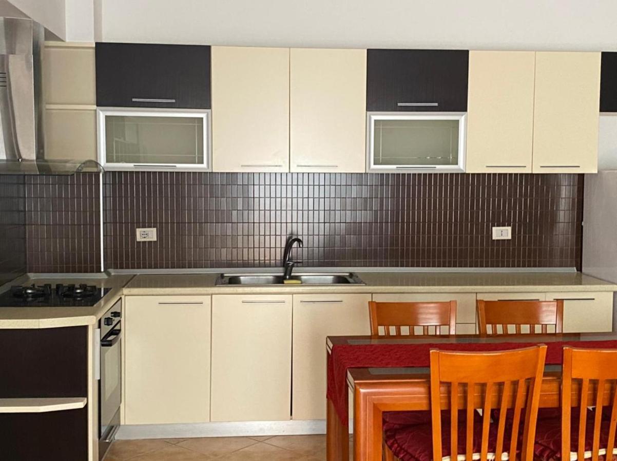 Ari'S Apartment Vlore Ngoại thất bức ảnh